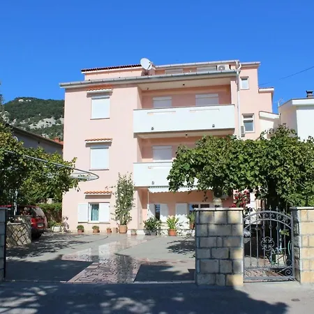 In Mit Eigenem Balkon By Interhome Apartman *